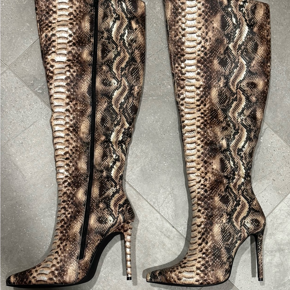 Snakeskin Pattern Knee-High Boots